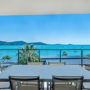 Executive On Whisper Bay - Cannonvale , Airlie Beach Australia
